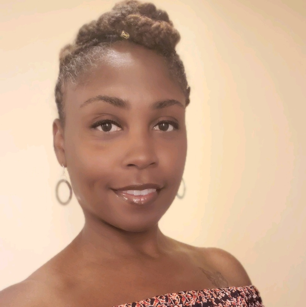 Meet your Posher, Latoya